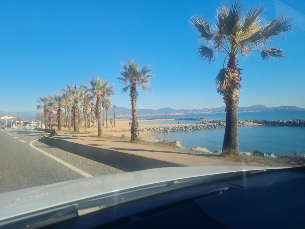 Mobil Home Neuf Camping L Ile Dor Plage St Raphael Avec Piscine Saint-Raphaël Kültér fotó